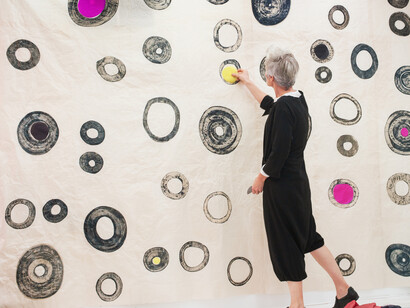 Ann Hamilton and a wall of O’s (detail), 2009, Sidney B. Felsen (American, b. 1924)
Archival inkjet print from negative
Getty Research Institute, Los Angeles, 2019.R.41.
Gift of Jack Shear. Photo © J. Paul Getty Trust