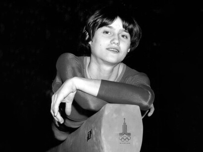 Nadia Comăneci, por sus calificaciones y logros, es considerada una de las más grandes gimnastas de todos los tiempos