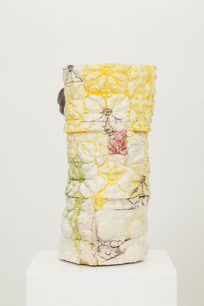 LA FLEUR DES JOURS COURTS" (2016)
Enamelled earthenware
Height : 18 5/16 in - Width : 10 5/8 in