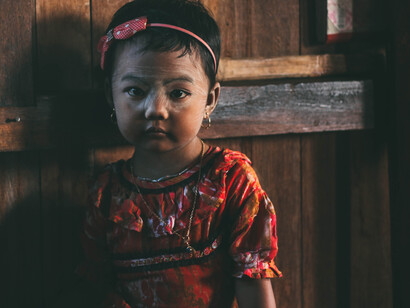 A littel Rohingya girl
