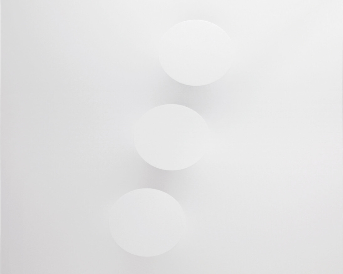 Turi Simeti, 3 ovali bianchi 140x180 cm. Courtesy Archivio Turi Simeti