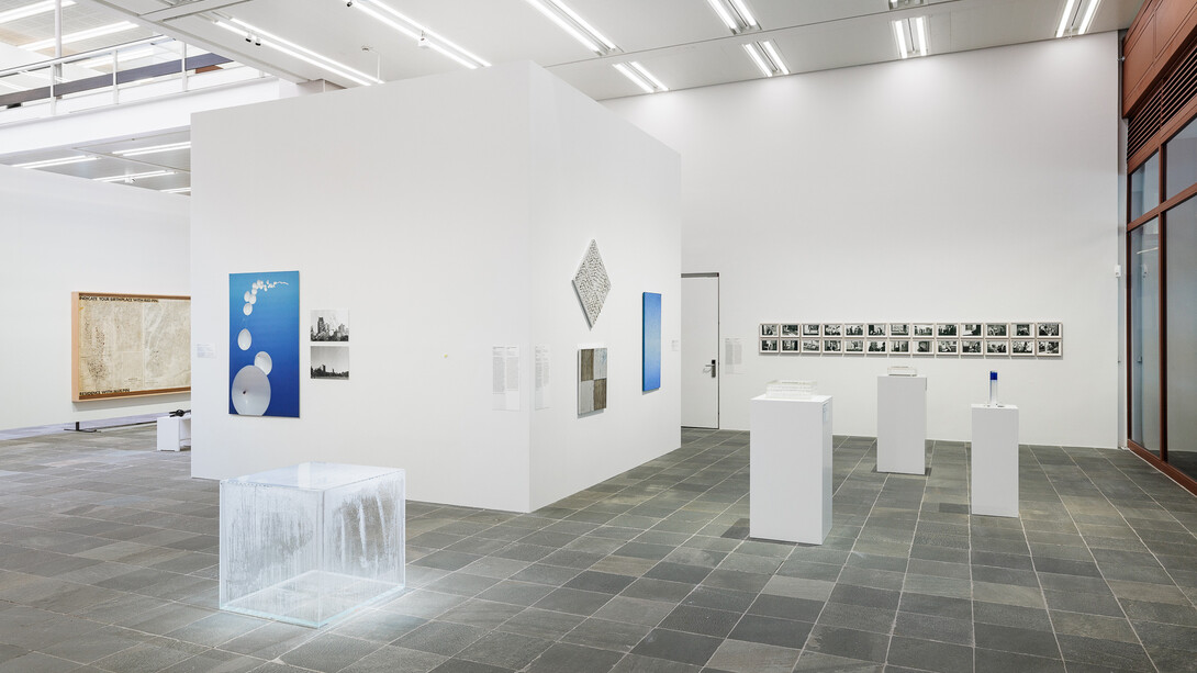 Hans Haacke, Retrospective, exhibition view. Courtesy of Lower Belvedere