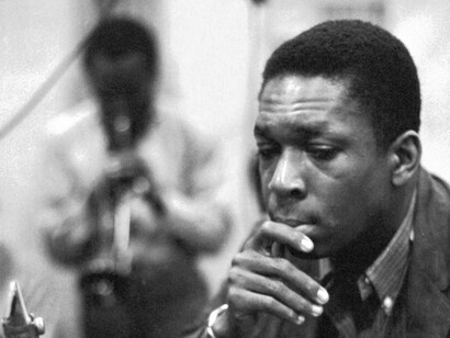 John Coltrane in una pausa di riflessione