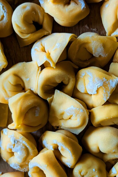 Tortellini bolognesi infarinati