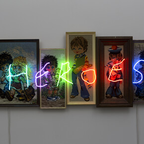 Claude Lévêque (1953-), Heroes, 2014, Canevas encadrés, néon multicolore, 61,5 x 135,5 x 8,5 cm, Pièce unique 