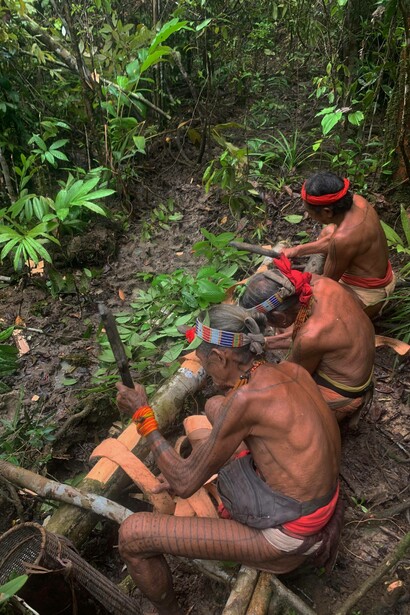 La tribù dei Mentawai, anche chiamati “il popolo dei fiori”