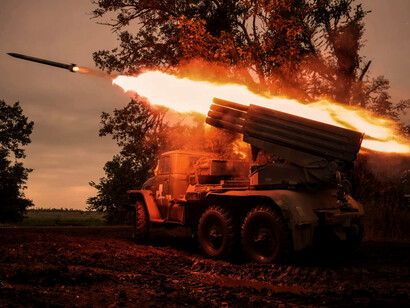 Tanque ucraniano en el campo de batalla