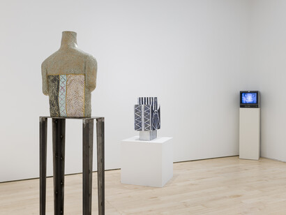 Various artists, Cover band, exhibition view. Courtesy of Asya Geisberg Gallery and Etienne Frossard