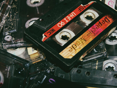 O fato da indústria musical estar tentando se moldar a uma rede social é extremamente preocupante, tanto para a qualidade das músicas como para a indústria como um todo