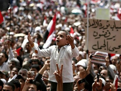 Tras la caída de Mubarak, Morsi, considerado un moderados dentro del movimiento islamista, ganó en 2012 las primeras elecciones presidenciales libres