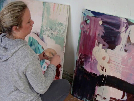 Laura Horn in studio