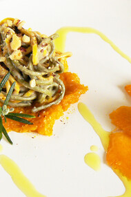 Tagliolini alla Spirulina e Curcuma con crema di Castagne e crema di Zucca Gialla al Rosmarino  