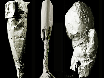 Combey Pion, Objets blancs de la série “Les Objets Blancs”, 2002, Impression numérique sur “dos bleu”, 2 panneaux en octogone, 350 x 390 cm chaque panneau, Courtesy de l’artiste