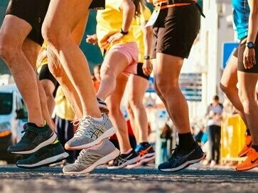 Quando a gente corre a gente sente um poder diferente, se tem um propósito, uma missão, um desafio, meus 10k não é só por performance, é conexão, rotina, saúde e pertencimento. Correr mostrou para mim que quando nos doamos para algo, isso acontece, se concretiza e evolui. O meu trabalho, depois da corrida, passou a ter uma organização diferenciada, as minhas entregas melhoraram muito, porque a minha forma de planejar e avançar, também mudou




