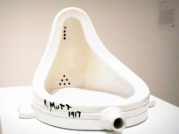 Marcel Duchamp, Fountain. (1917) Readymade: porcelain urinal. Replica 1964. Approx. 36 × 48 × 61 cm. London: Collection of Tate. Courtesy and copyright the artist