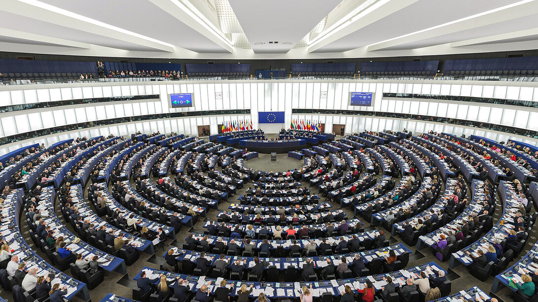 Cámara principal del Parlamento Europeo en Estrasburgo (Francia), representación de orden y cooperación internacional
