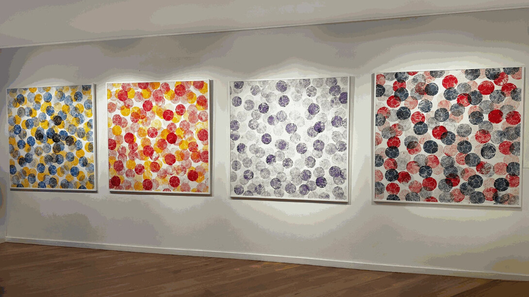 Marco Adamo, L’arte nel Pallone, vista della mostra. Per gentile concessione della Contini Art Gallery