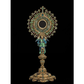 Custodia de la iglesia de San Ignacio de Bogotá, conocida como “La Lechuga”, José de Galaz, Oro fundido, calado, con esmaltes e incrustaciones de piedras preciosas. 80 cm altura. 1700-7, Bogotá, D.C., Colombia. Colección de Arte – Banco de la República