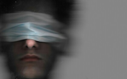 In "Cecità", la perdita della vista è fisica e collettiva; in "Cattedrale", è interiore e individuale: entrambi raccontano un'umanità che impara a vedere solo quando smette di guardare