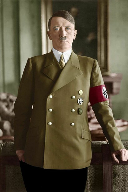 Hitler con indosso la divisa nazista, Germania, 1938
