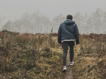 Un joven emigrante buscando vivir mejor en otro lado
