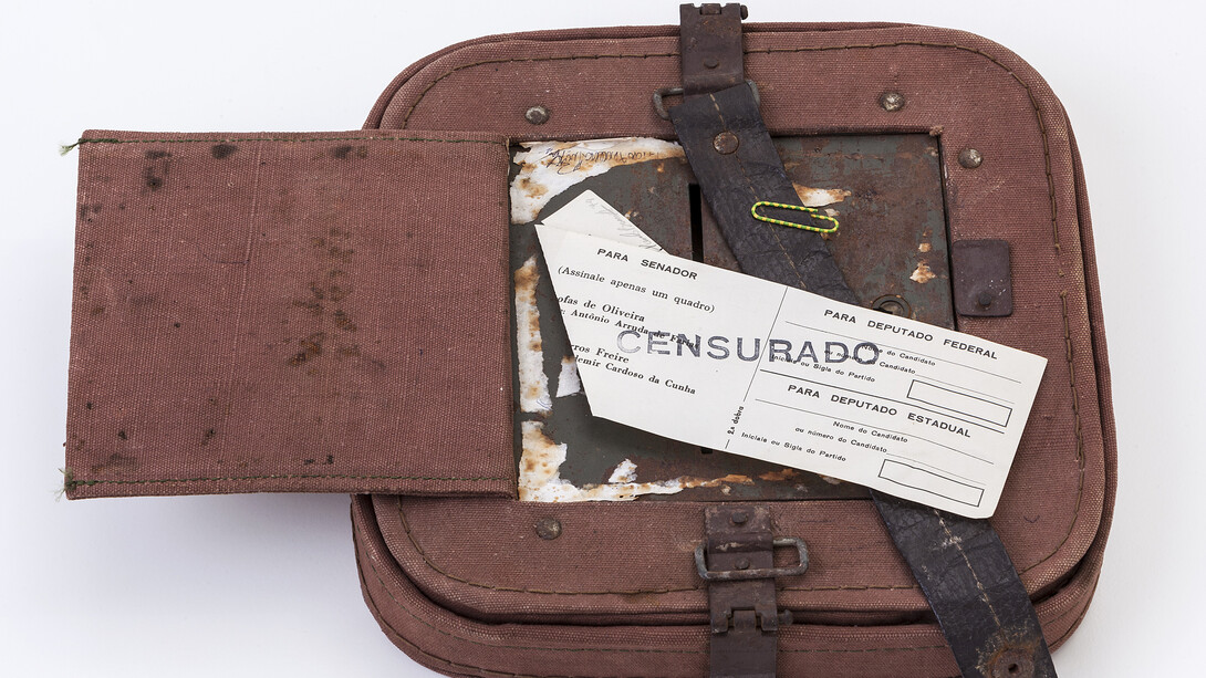 Paulo Bruscky. Luto/Censurado, 1974. Stamped ballot and ballot box, 14.5 x 27 x 4.5 cm. Collection of Lili and João Avelar. Photo: Daniel Mansur.