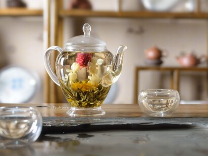 Chá preparado com flores