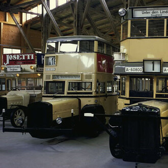 Municipal transport and services. Courtesy of German Museum of Technology