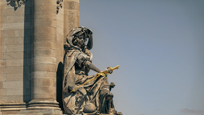 La statue de Jeanne d'Arc à Paris, symbole de l'espoir