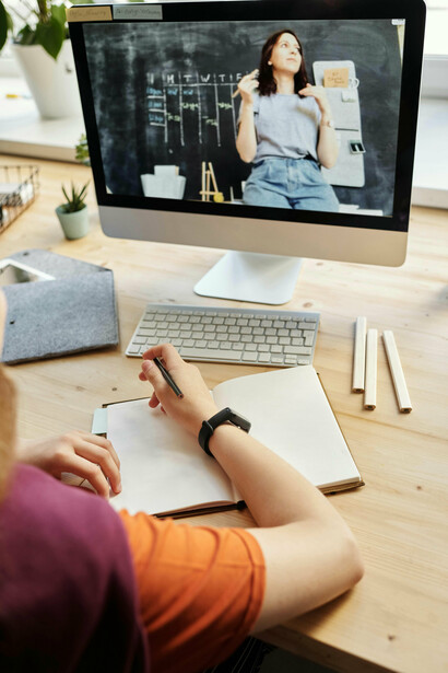 Les écrans envahissent-ils les espaces d'apprentissage ?