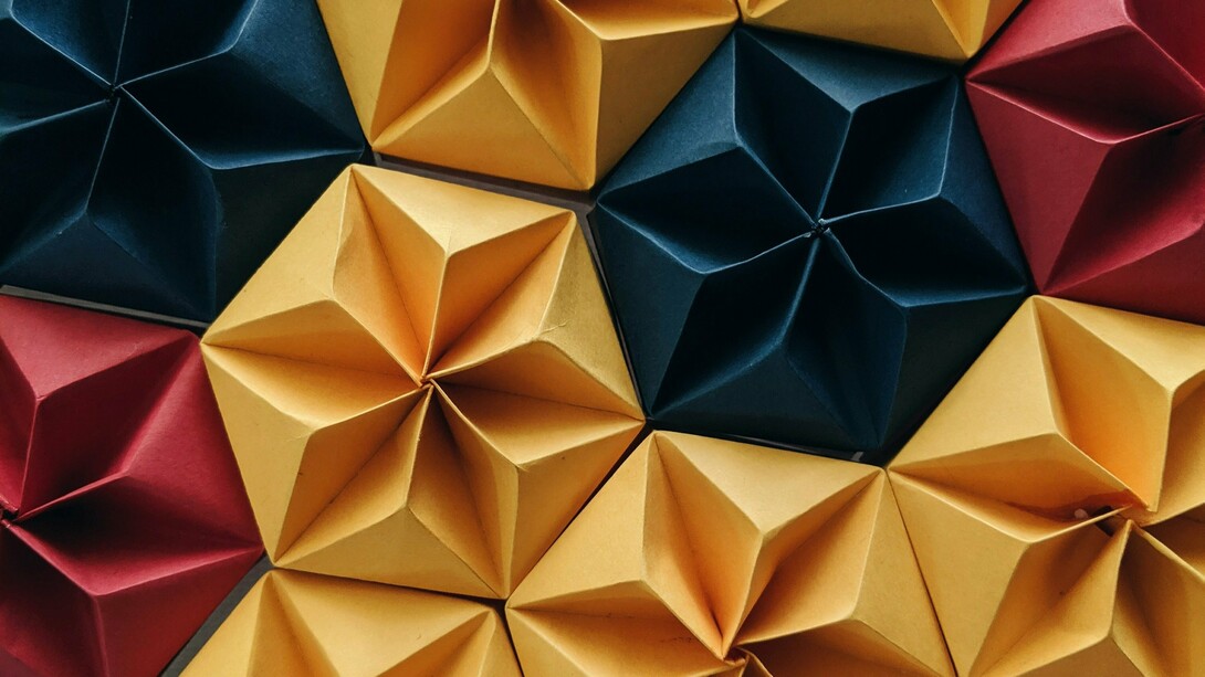 Ciascuno di noi è un origami: la prima piegatura del foglio determinerà quali forme finali saranno realizzate