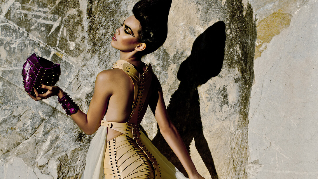 Úna Burke, Heart Bag, Vegetable tanned Bovine leather with brass fittings and screws, photo credit Andreas Waldschuetz