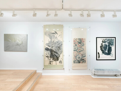 Various artists, Transcultural dialogues: the journey of East Asian art to the West, exhibition view. Courtesy of Fu Qiumeng Fine Art Gallery