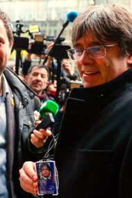 Comín y Puigdemont la semana pasada tras acceder al Parlamento Europeo y recibir la acreditación provisional como eurodiputados