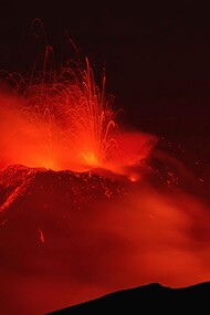Eruzione dell'Etna, Italia, del 19 luglio 2019, foto di Andrea Mirabella