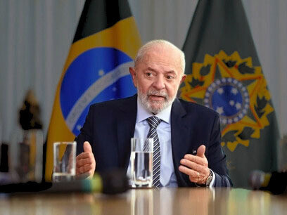 Para evitar el impacto de esa sorpresa, deben ocupar las calles durante las próximas tres semanas y convertirlas en una fiesta de la democracia las 24 horas del día. Luiz Inácio Lula da Silva. Presidente de Brasil