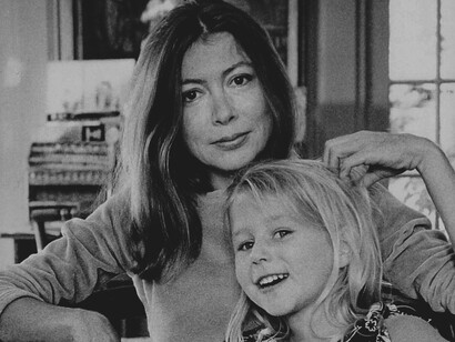 Joan Didion con su hija, Quintana