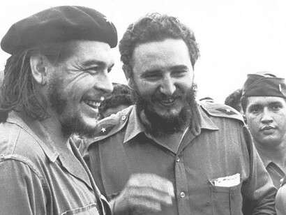 Ernesto Guevara y Fidel Castro en La Habana tras el triunfo de la Revolución Cubana en 1959