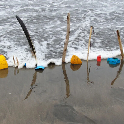 Cecilia Vicuña, Disolución (2009). Mixed media. Con Cón, Cile