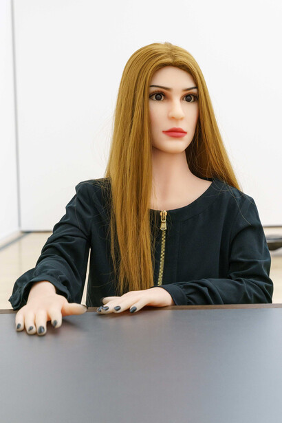 Louisa Clement, Representative, 2021, Mixed Media, 170x40x30 cm | Courtesy the artist and Cassina Projects, Milano