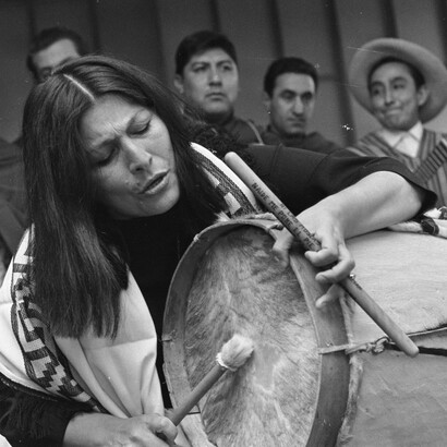 Mercedes Sosa.Au fil des années, nous apprenons le don de la vie, du courage © By Kroon, Ron for Anefo - Nationaal Archief, CC BY-SA 3.0
