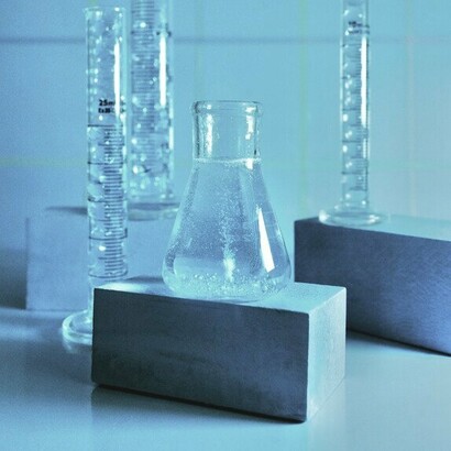 L'utilisation du terme hérédité en biologie ne s'est mise en place qu'au cours du XIXe siècle