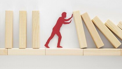 When one action can stop a collapse: the power of human risk management