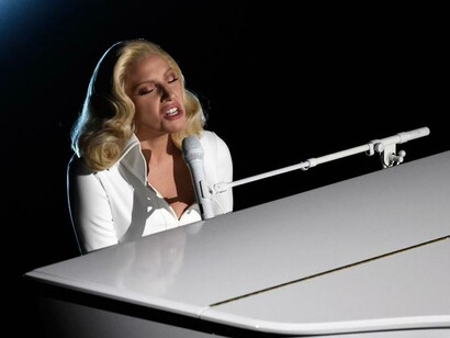 Lady Gaga durante su actuación en la gala de los Oscar