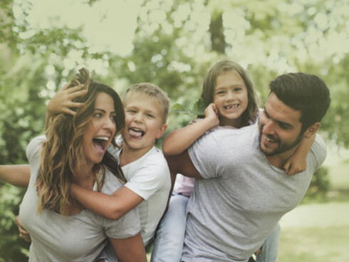 L'essere sociale, in quanto sociale, è essenzialmente imitatore