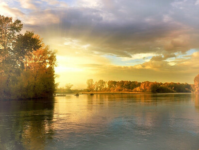 Il termine natura deriva dal greco physis e tradotto in latino significa ‘ciò che sta per nascere’, comprendendo varie dimensioni della realtà terra, piante, animali, ecosistemi