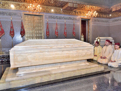 King Mohammed VI, Commander of the Faithful, just visited the grave of His Late Majesty King Mohammed.