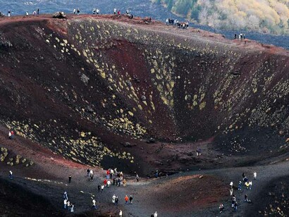 Un cratere dell'Etna