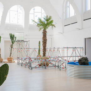 Trevor Yeung, Underwater haze, exhibition view. Courtesy of Kestner Gesellschaft