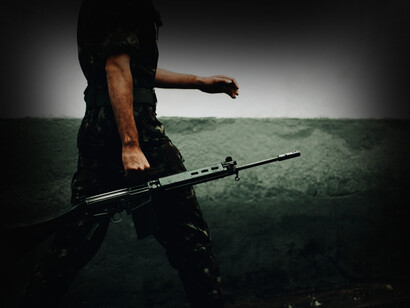 De acuerdo con la ley de la jerarquía descendente de la energía, se debe cultivar los valores universales para mantener la paz mundial, social e individual